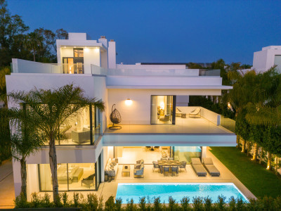 Villa for sale in Rio Verde, Marbella Golden Mile