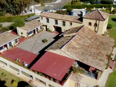 Villa en venta en El Padron, Estepona