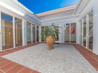 Villa for sale in Monte Mayor, Benahavis