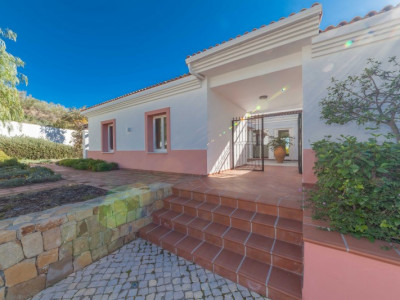 Villa for sale in Monte Mayor, Benahavis