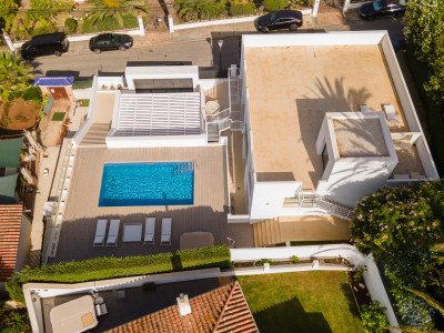 Villa for sale in Nueva Andalucia