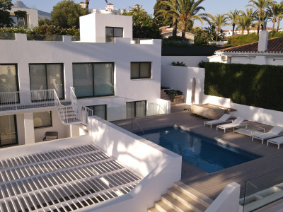 Villa for sale in Nueva Andalucia