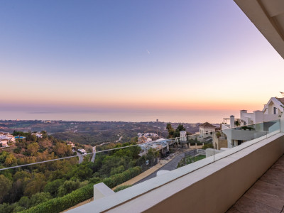 Atico Duplex en venta en Los Monteros Hill Club, Marbella Este