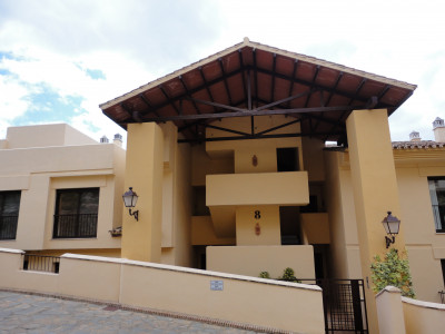 Zweistöckiges Penthouse zum Verkauf in Los Arqueros, Benahavis