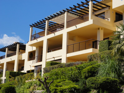 Zweistöckiges Penthouse zum Verkauf in Los Arqueros, Benahavis