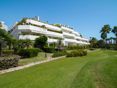 Penthouse for sale in Los Granados Golf, Nueva Andalucia