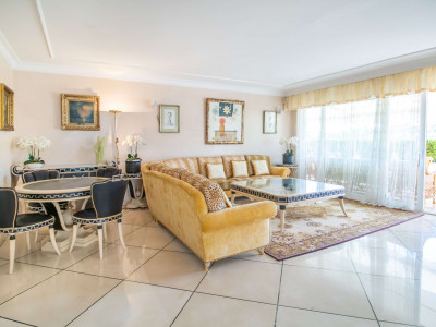 Penthouse for sale in Los Granados Golf, Nueva Andalucia