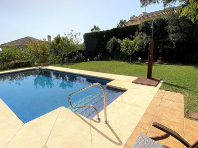 Villa for sale in El Rosario, Marbella East