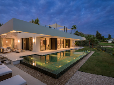 Villa zum Verkauf in Nueva Andalucia