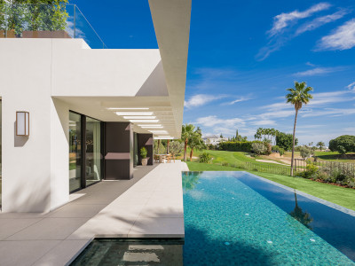 Villa zum Verkauf in Nueva Andalucia