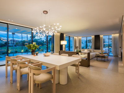 Villa zum Verkauf in Nueva Andalucia