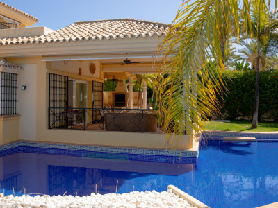 Villa en venta en Casasola, Estepona