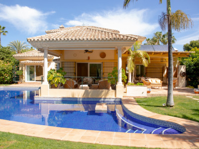 Villa en venta en Casasola, Estepona