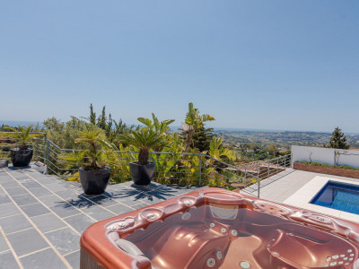 Villa for sale in Mijas