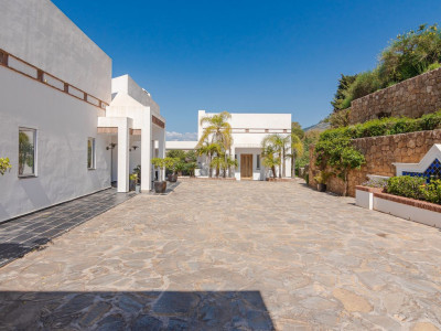 Villa for sale in Mijas