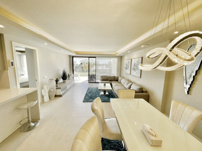 Apartamento Planta Baja en venta en Azahar de Marbella, Nueva Andalucia