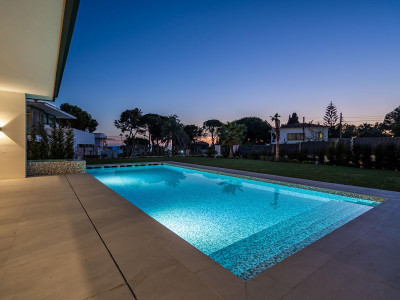 Villa for sale in La Carolina, Marbella Golden Mile