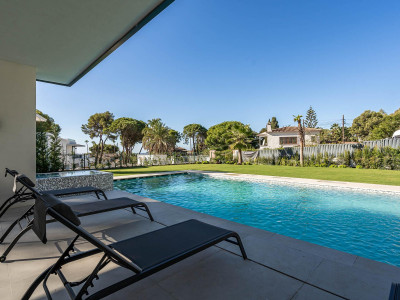 Villa for sale in La Carolina, Marbella Golden Mile