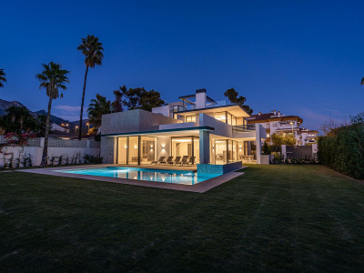 Villa for sale in La Carolina, Marbella Golden Mile