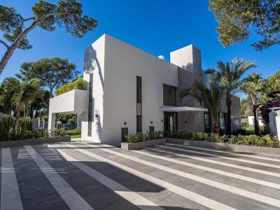 Villa for sale in La Carolina, Marbella Golden Mile