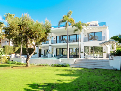 Villa en venta en Aloha, Nueva Andalucia