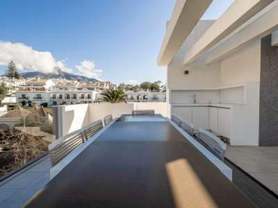 Villa en venta en Aloha, Nueva Andalucia