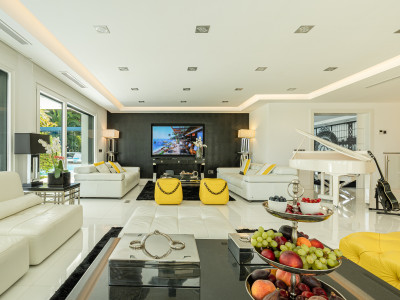 Villa zum Verkauf in Las Brisas, Nueva Andalucia