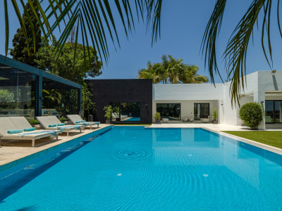 Villa zum Verkauf in Las Brisas, Nueva Andalucia