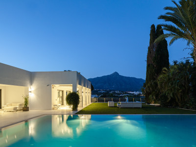 Villa zum Verkauf in Las Brisas, Nueva Andalucia