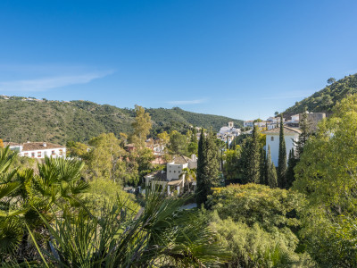 Finca for sale in Benahavis