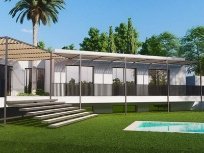 Villa for sale in Puerto del Almendro, Benahavis