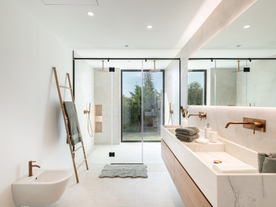 Villa zum Verkauf in Los Naranjos Golf, Nueva Andalucia
