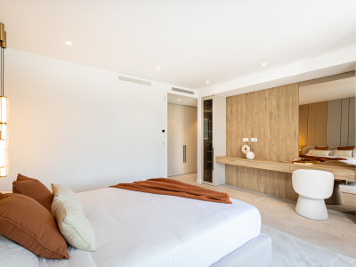 Villa zum Verkauf in Los Naranjos Golf, Nueva Andalucia
