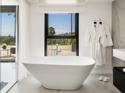 Villa à vendre à Los Naranjos Golf, Nueva Andalucia