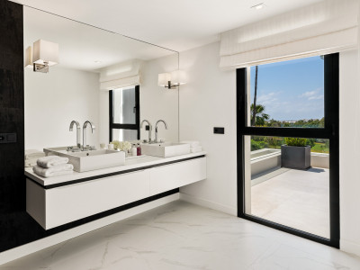 Villa à vendre à Los Naranjos Golf, Nueva Andalucia