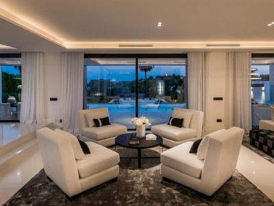 Villa à vendre à Los Naranjos Golf, Nueva Andalucia