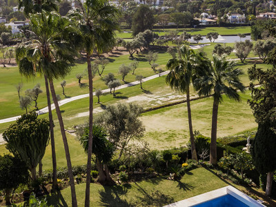 Villa zum Verkauf in Parcelas del Golf, Nueva Andalucia