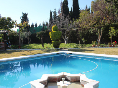 Villa for sale in Bel Air, Estepona