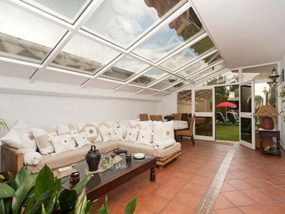 Villa for sale in Bel Air, Estepona