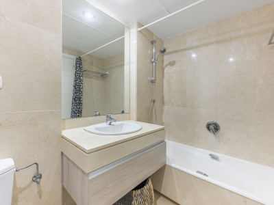 Апартамент на нижнем этаже в продаже в Los Granados Playa, Эстепона