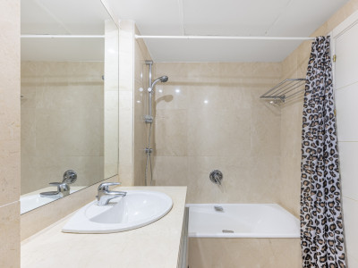 Апартамент на нижнем этаже в продаже в Los Granados Playa, Эстепона