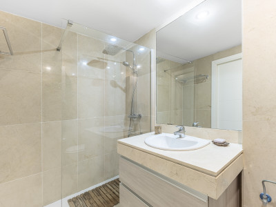 Апартамент на нижнем этаже в продаже в Los Granados Playa, Эстепона