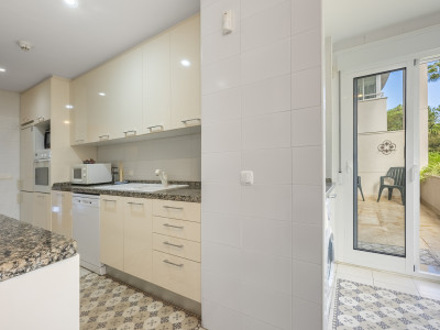 Апартамент на нижнем этаже в продаже в Los Granados Playa, Эстепона