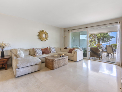 Апартамент на нижнем этаже в продаже в Los Granados Playa, Эстепона