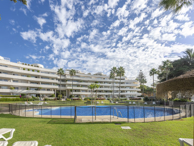 Апартамент на нижнем этаже в продаже в Los Granados Playa, Эстепона