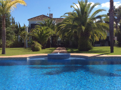 Villa for sale in Guadalmina Baja, San Pedro de Alcantara