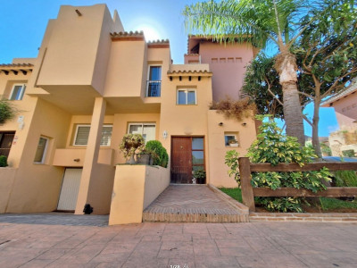 Maison de Ville à vendre à Condes de Iza, Nueva Andalucia