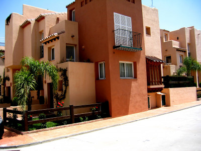 Maison de Ville à vendre à Condes de Iza, Nueva Andalucia