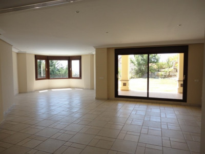 Villa zum Verkauf in Los Arqueros, Benahavis