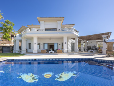 Villa zum Verkauf in Los Arqueros, Benahavis